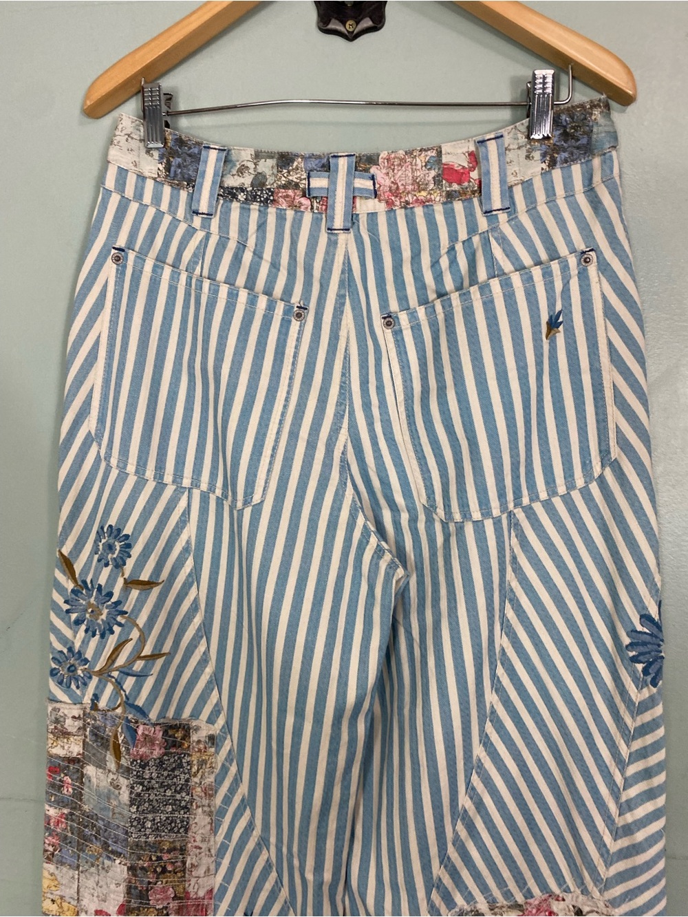 Free People Runyon Parched Craft Pants Striped Blue Ivory Floral Sz 10 Patchwork - Picture 6 of 7